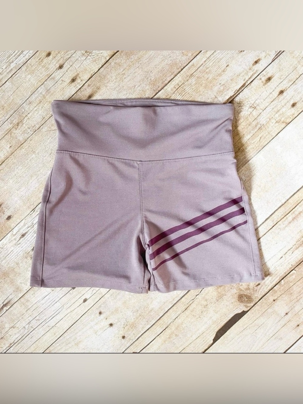 Women’s Series 8 Fitness Athletic Workout Training Shorts Size Medium